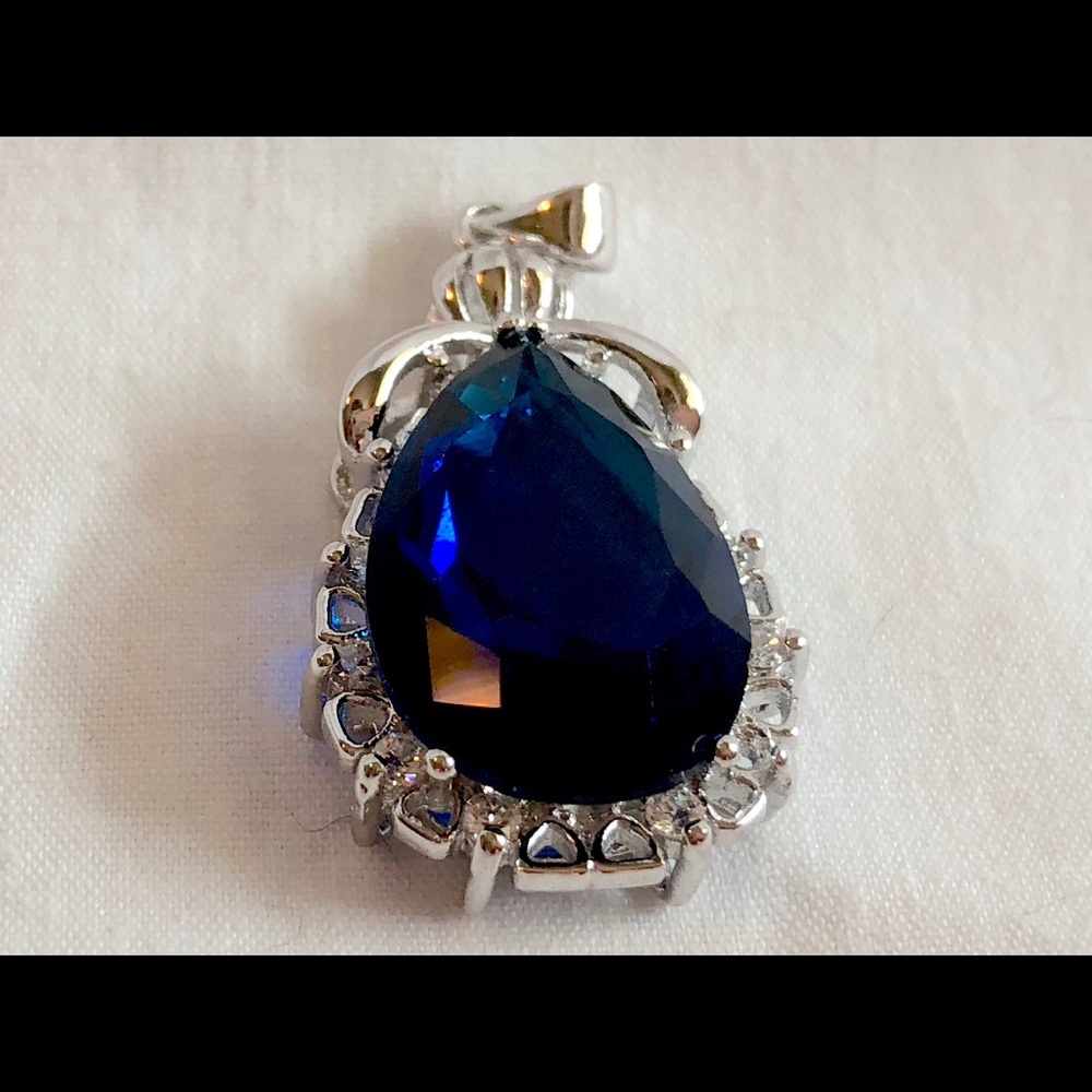 Sapphire Quartz Waterdrop & White Topaz Pendant - Picture 7 of 8